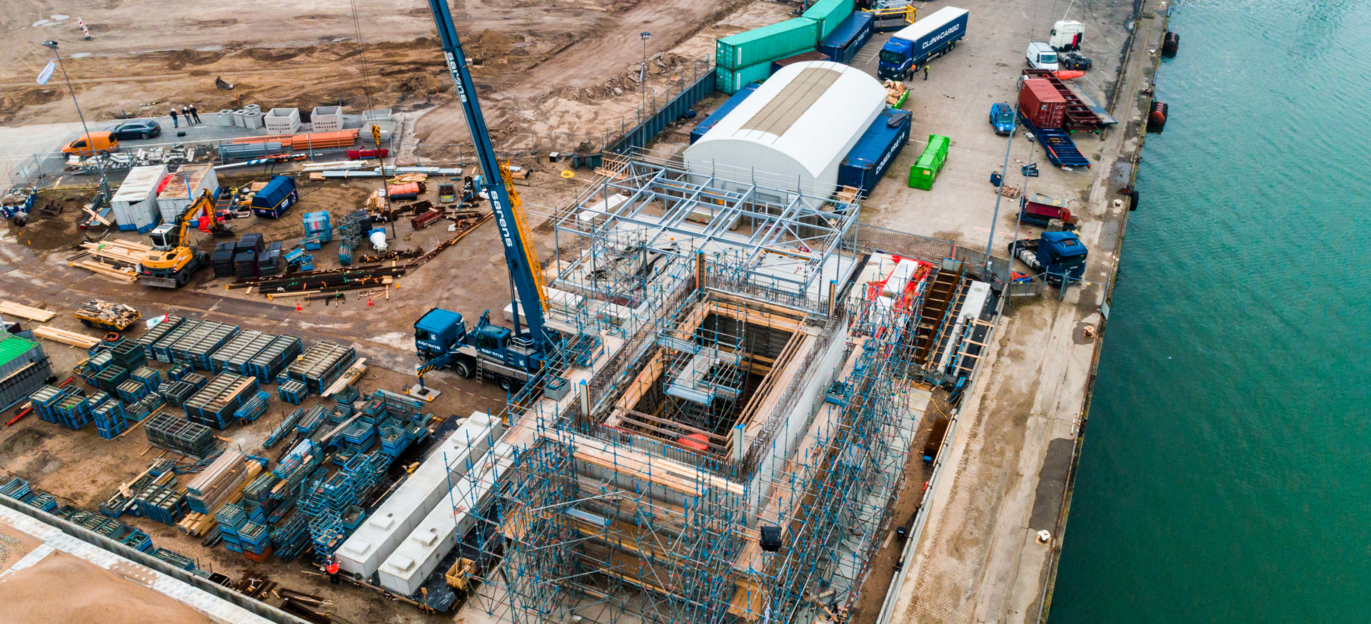 Drone shot van de werkzaamheden van het Vopak FireWater Pumphouse