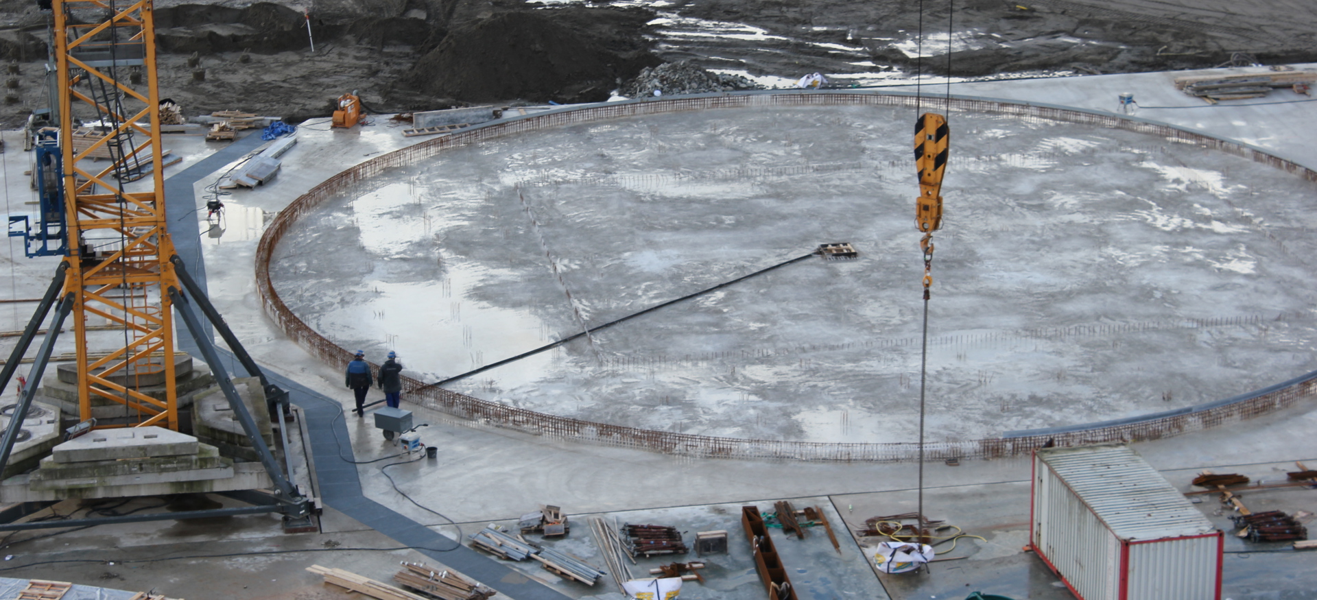 Een drone shot van Tankpit 19 terwijl het gebouwd werd