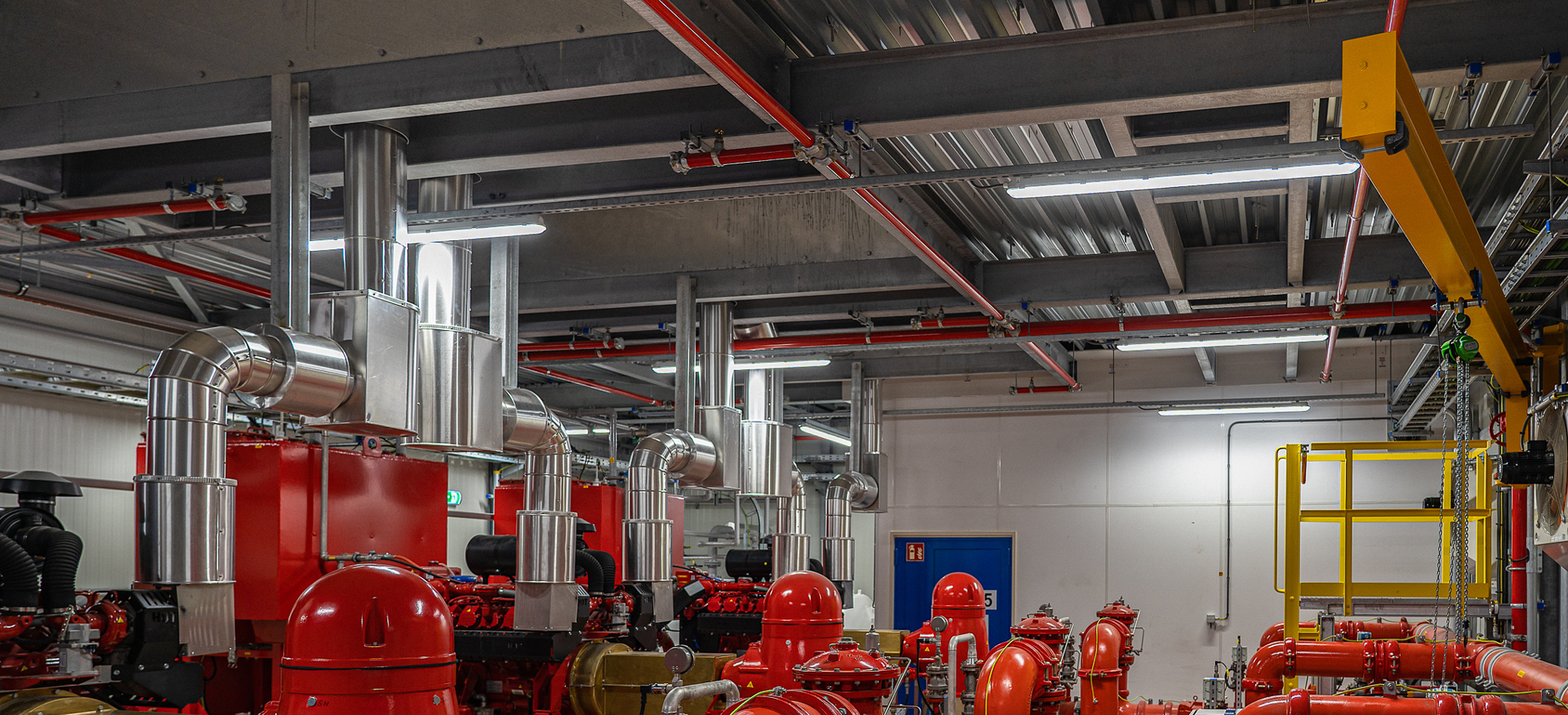 De binnenkant van het Vopak Firewater pumphouse met haar verschillende installaties